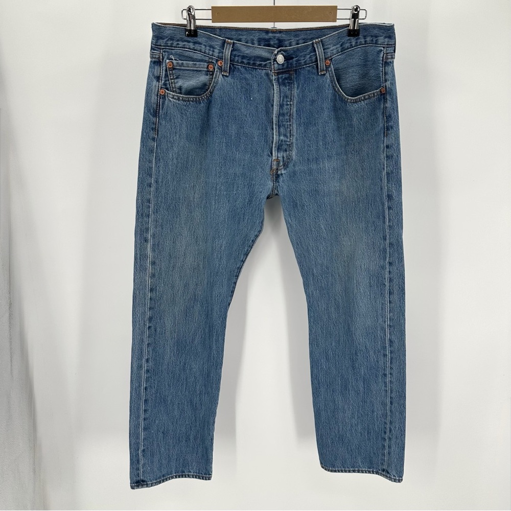 Levi’s Jeans Mens 36x30 Blue 501 Straight Leg Button Fly Workwear Denim READ